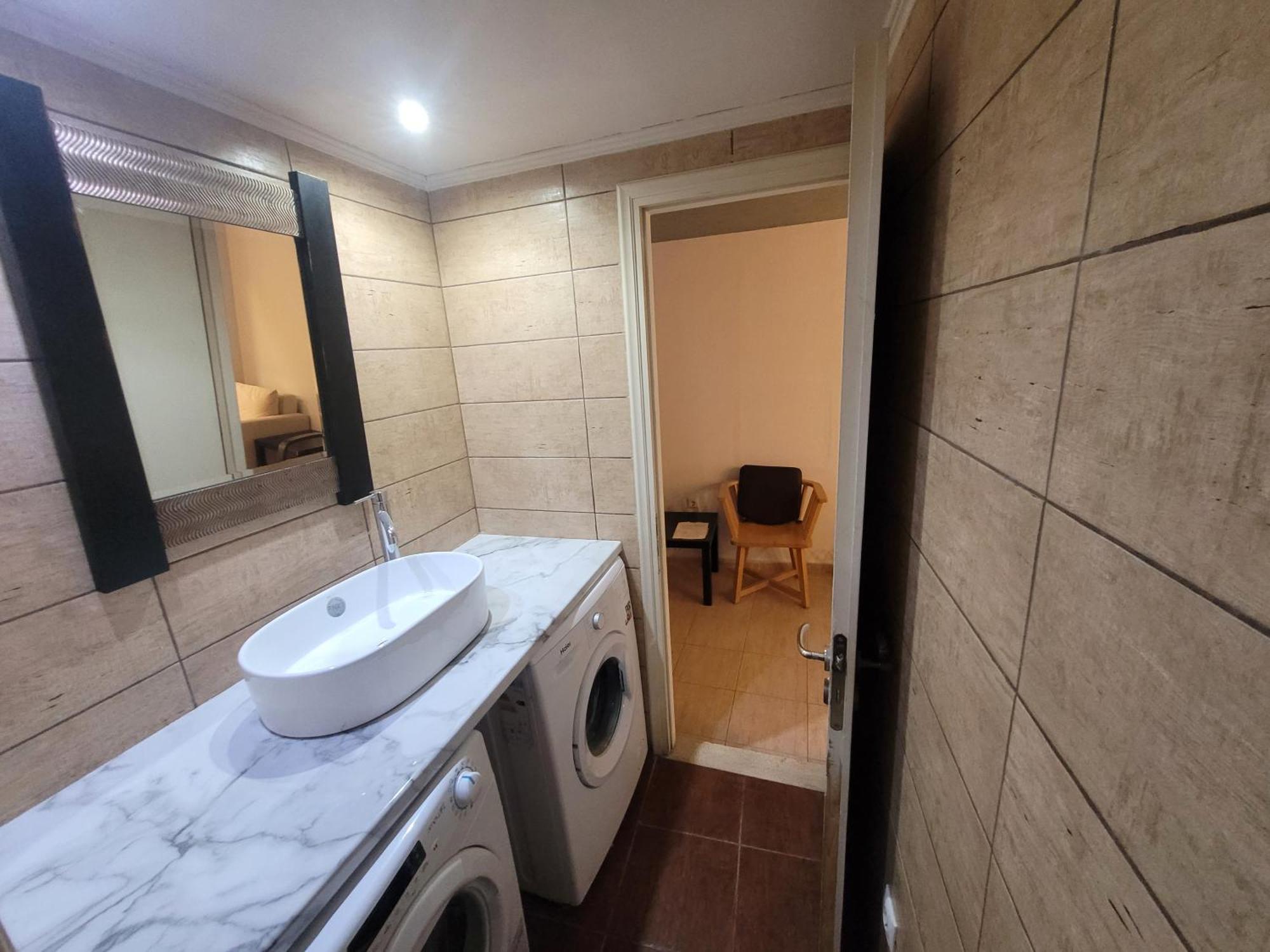 Center Apartment *